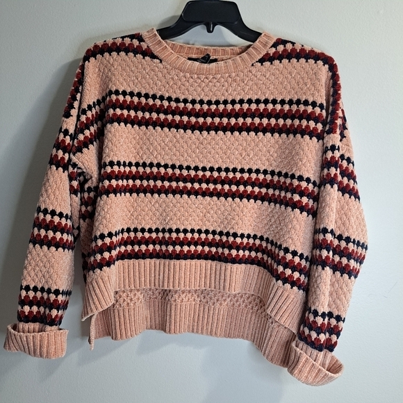 Forever 21 Sweaters - Forever 21 Fuzzy Sweater Size Medium Pink Red Blue